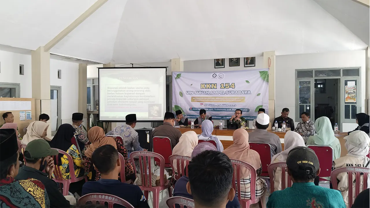 Pelaksanaan sosialisasi Koperasi Merah Putih yang dilaksanakan di Balai Desa Gunosari, Kecamatan Tlogosari, pada Rabu (10/7/2025). (doc. KKN 154 UINSA)