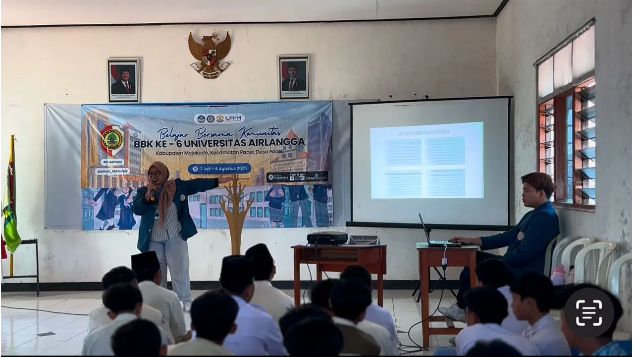 Pemaparan materi kegiatan “NOVA” oleh mahasiswa BBK 6 UNAIR. (doc. BBK 6 UNAIR Desa Pacet)