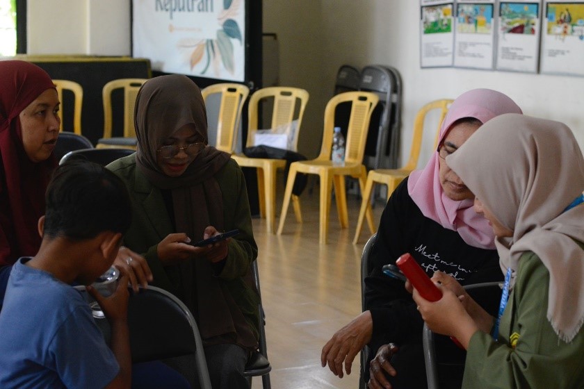 Proses Pembuatan Akun Qris Gopay Merchant (9/7/2025). (doc. KKN SDGs 51 UPN “Veteran” Jatim)