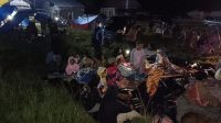 Warga dari Desa Tokilo, Tindoli, Tolambo, dan Bancea terpaksa mengungsi dan memilih bermalam di tempat terbuka karena khawatir akan gempa susulan. (doc. BPBD Morowali Utara)