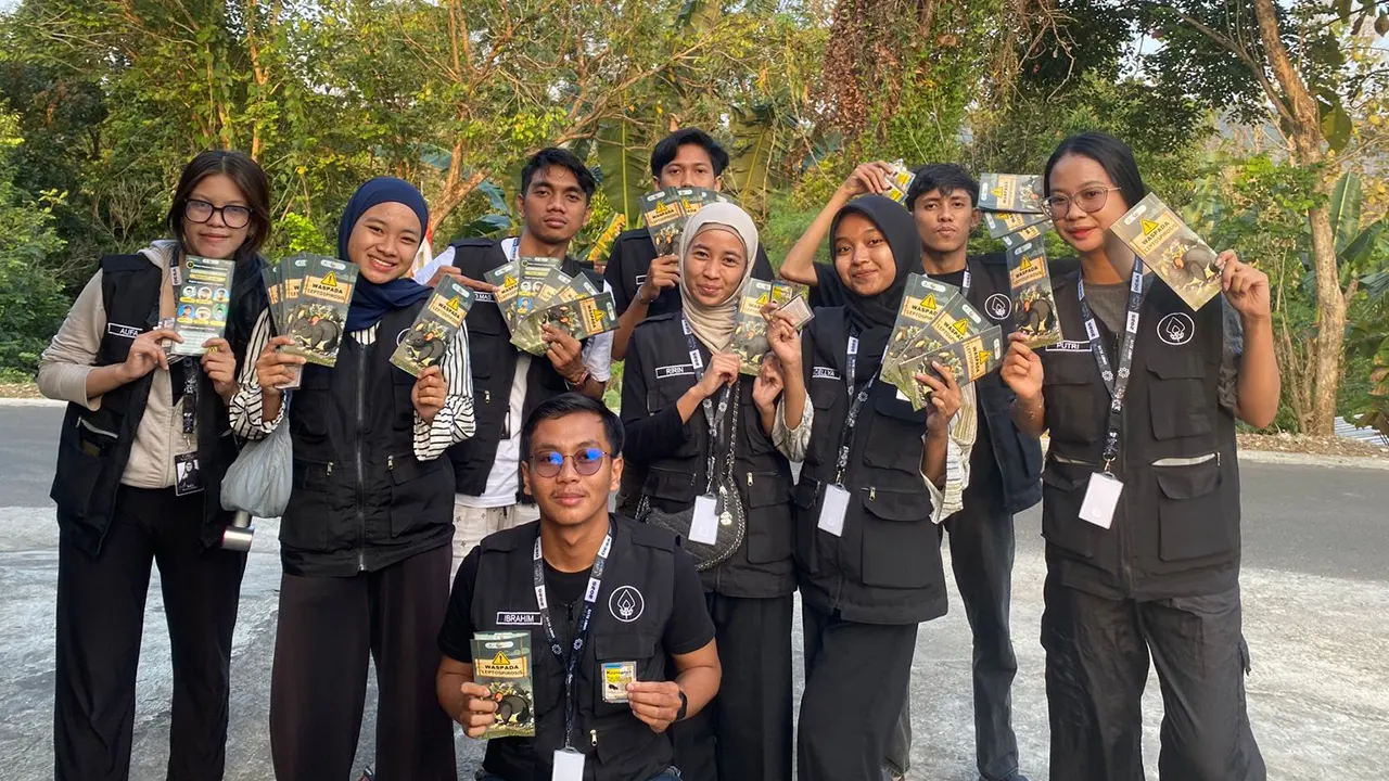 Dokumentasi Bersama Sebelum Pembagaian Brosur dan Obat Tikus ke warga RT 06 Dusun Nogosari 1, Imogiri, Bantul (7/8/2025). (doc. KKN UMBY 116)