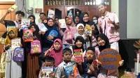 Dokumentasi Perpisahan Pojok Baca dan Bimbingan belajar sekaligus pemberian reward terakhir untuk anak-anak di Padukuhan Karang Tengah. (doc. KKN UMBY 67)