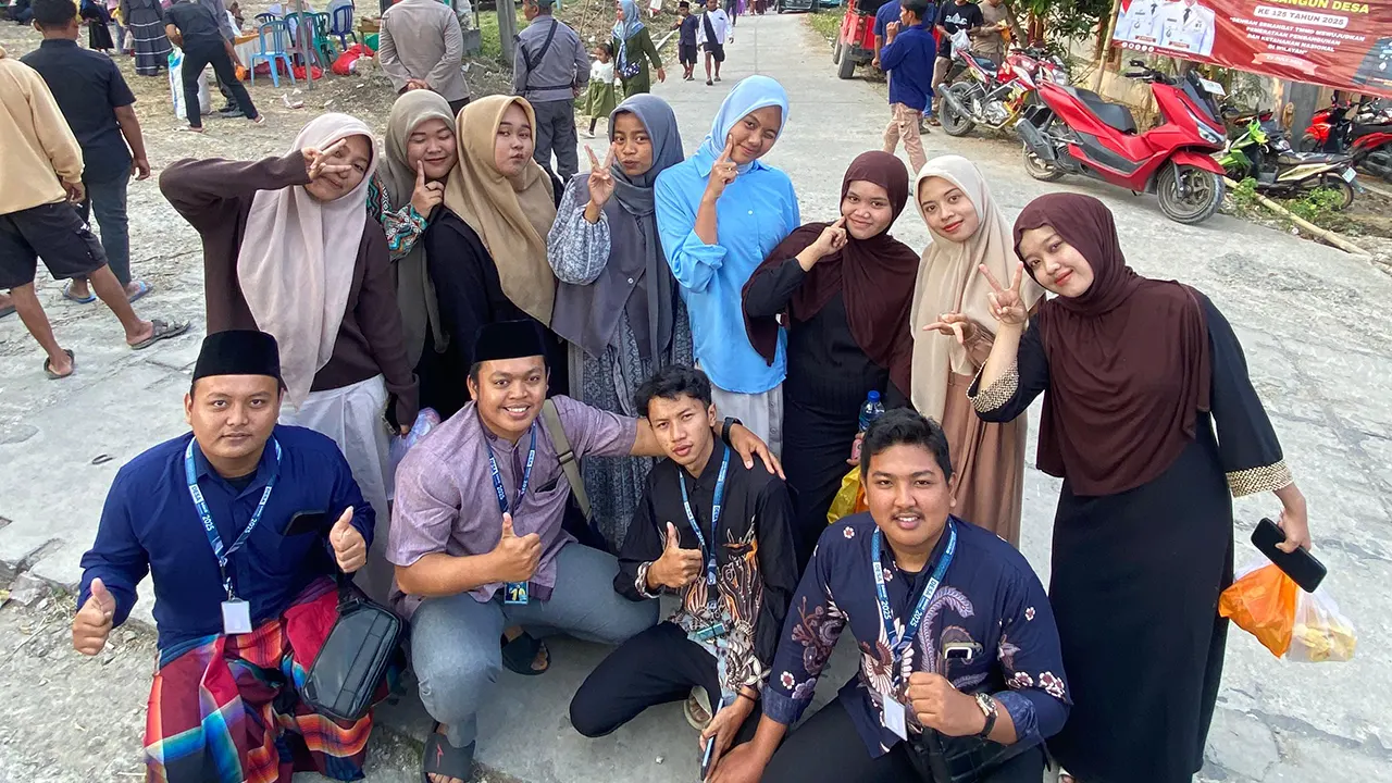 Dokumentasi bersama mahasiswa KKNTK 25 UNIGORO. (doc. KKNTK 25 UNIGORO)