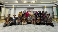 Dokumentasi bersama setelah kegiatan Psikoedukasi mengenai Manajmenen Stress yang diselenggarakan oleh KKN Kelompok 77 UMBY. (doc. KKN Kelompok 77 UMBY) Dokumentasi bersama setelah kegiatan Psikoedukasi mengenai Manajmenen Stress yang diselenggarakan oleh KKN Kelompok 77 UMBY. (doc. KKN Kelompok 77 UMBY)