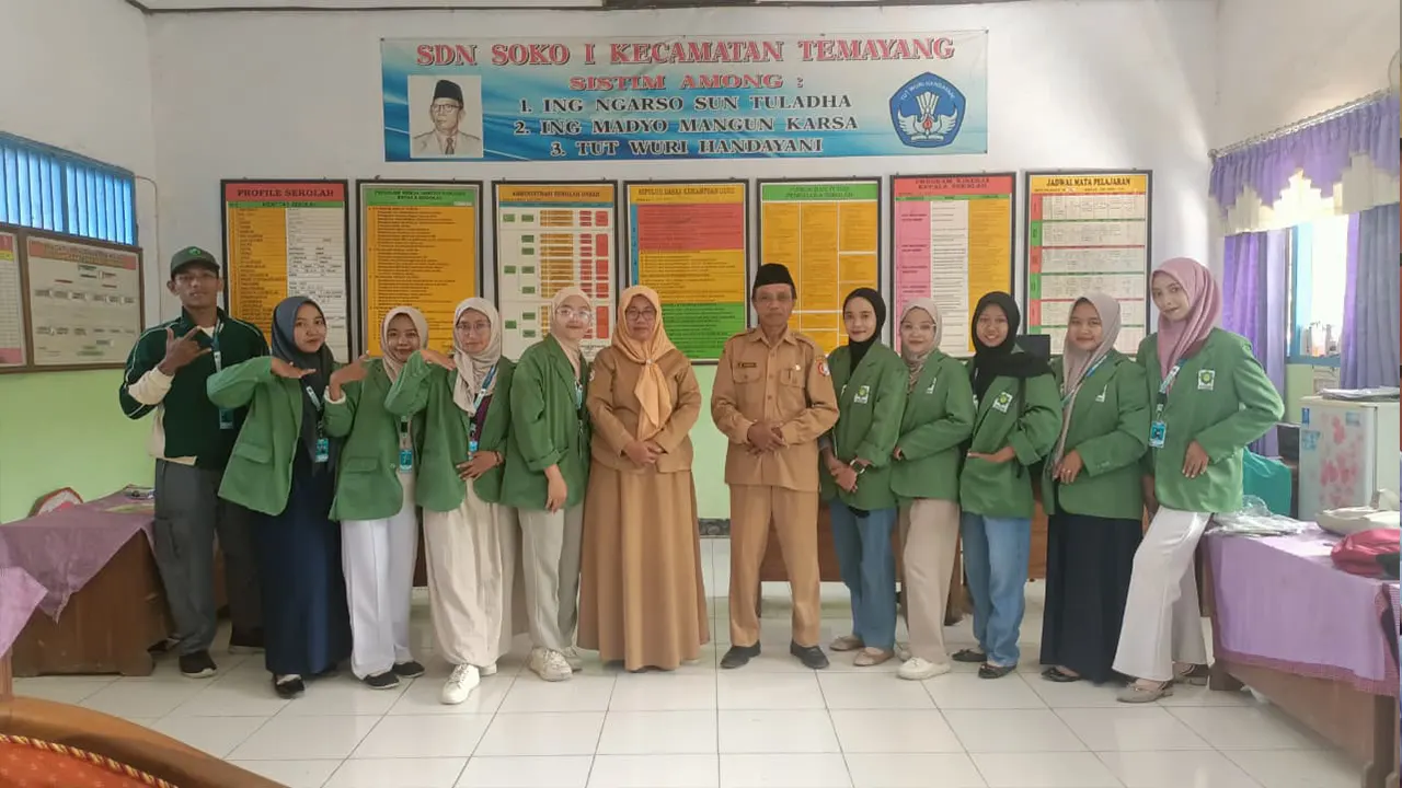 Dokumentasi bersama setelah kegiatan Sosialisasi Anti Bullying di SDN Soko 1, Desa Soko, Kecamatan Temayang, Kabupaten Bojonegoro, Selasa (12/8/2025). (doc. KKN 55 Unugiri)