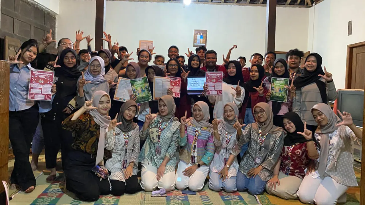 Dokumentasi bersama setelah pelaksanaan sosialisasi bertema “Jaga Privasi, Kenali Hukum: Perlindungan Hukum Bagi Korban Penyebaran Data Pribadi Pinjaman Online”. (doc. pribadi)