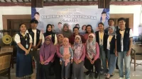 Dokumentasi bersama setelah pemeriksaan Kesehatan Gratis bagi masyarakat Desa Pandowoharjo, Sleman. (doc. KKN 291 UNS)