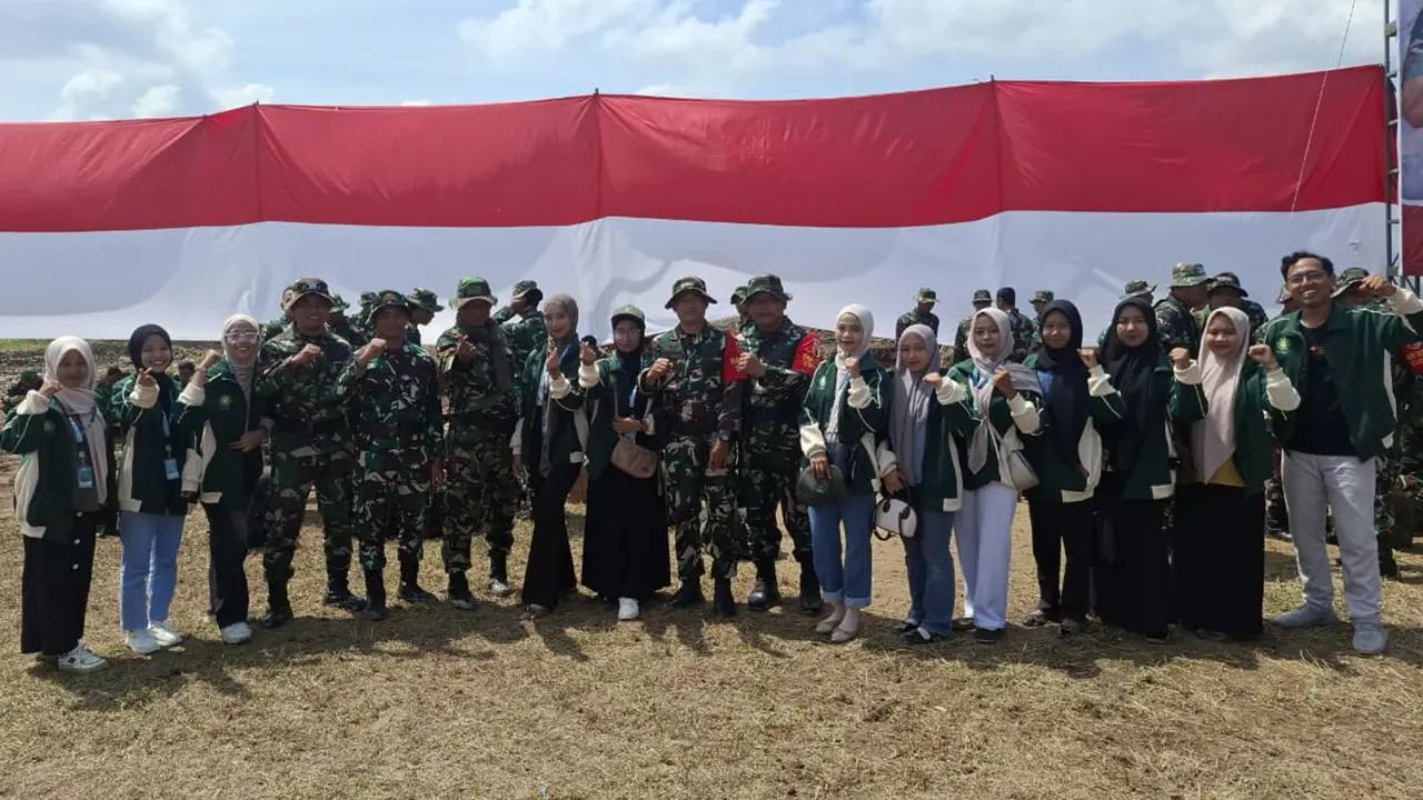 Dokumentasi bersama setelah penutupan TMMD di Kabupaten Bojonegoro pada Kamis, (21/8/2025). (doc. KKN 55 UNUGIRI)