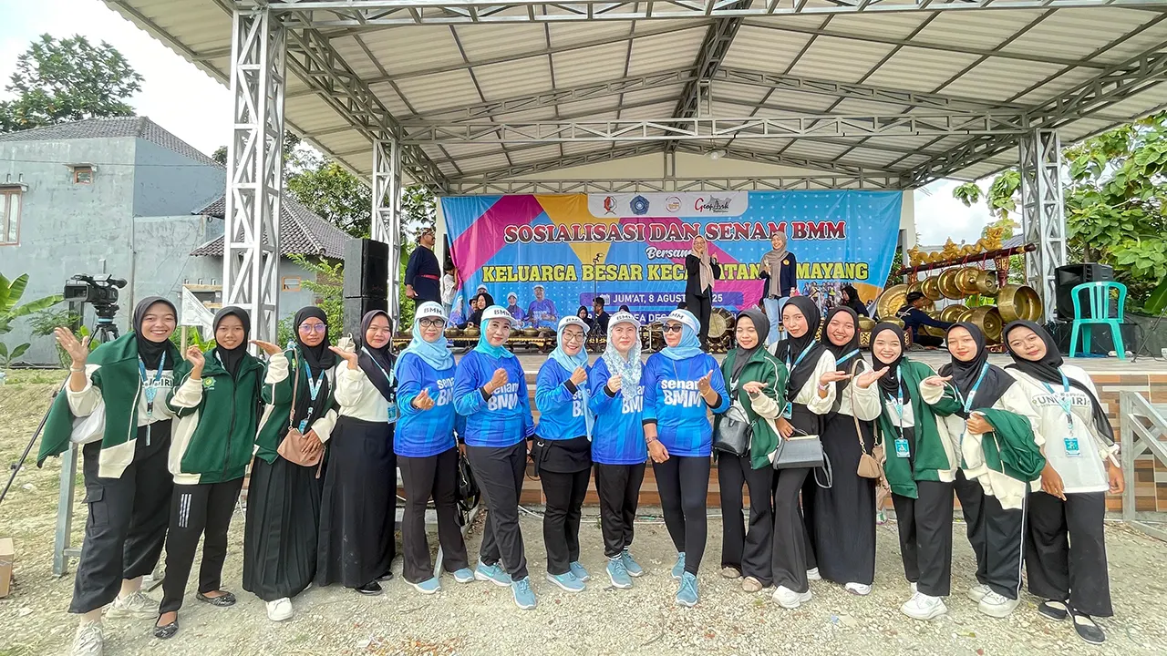 Dokumentasi bersama. (doc. KKN 55 Unugiri)