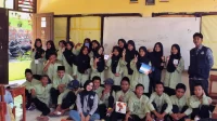 Dokumentasi kegiatan edukasi kesehatan mental dari bidang Kesehatan di MTsN 05 Serang, Selasa (15/08/2025). (doc. Mahasiswa KKM Kelompok-83/UNIBA)