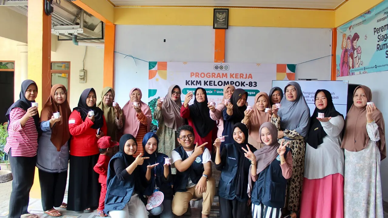 Dokumentasi bersama setelah kegiatan penyuluhan dari bidang Sosial Budaya dan Pemberdayaan Masyarakat, Senin (11/08/2025). (doc. Mahasiswa KKM Kelompok-83/UNIBA)