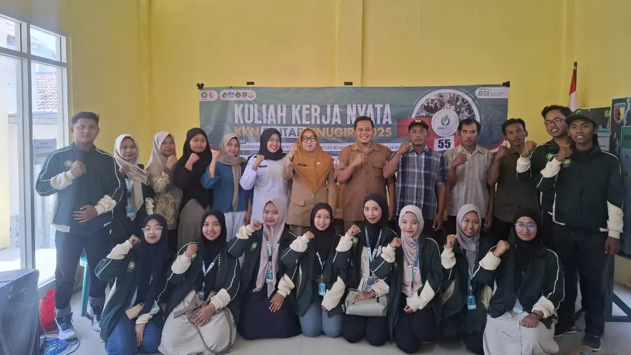 Dokumentasi bersama setelah pelaksanaan sosialisasi Koperasi Desa Merah Putih (KDMP) di Balai Desa Soko. (doc. KKN 55 Unugiri)