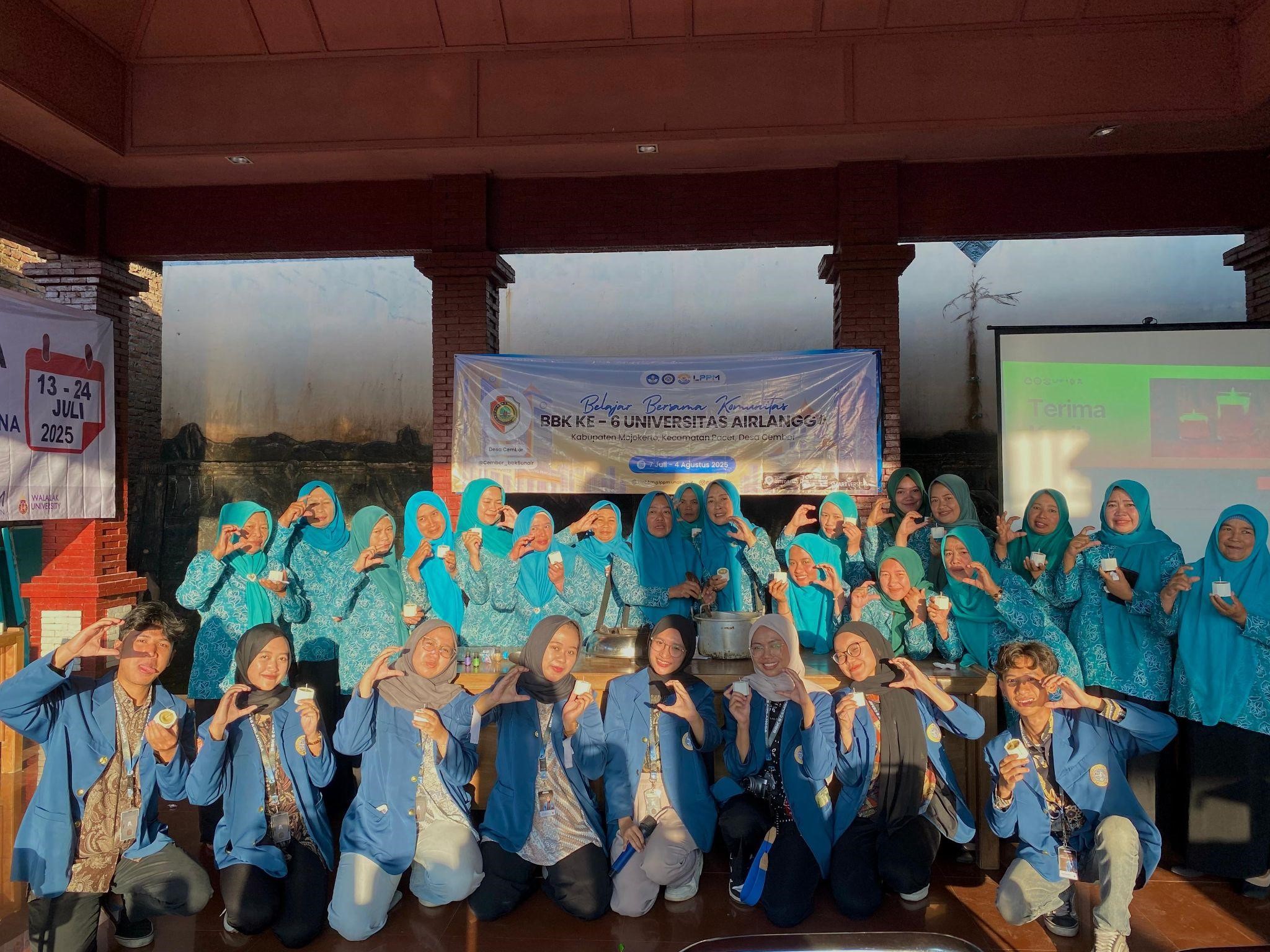 Foto bersama ibu PKK Desa Cembor. (doc. BBK 6 UNAIR, Cembor)