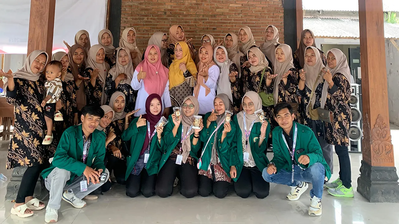 Foto bersama mahasiswa KKN 16 Universitas Boyolali bersama peserta setelah kegiatan. (13/8/2025). (doc. KKN Universitas Boyolali Kelompok 16)