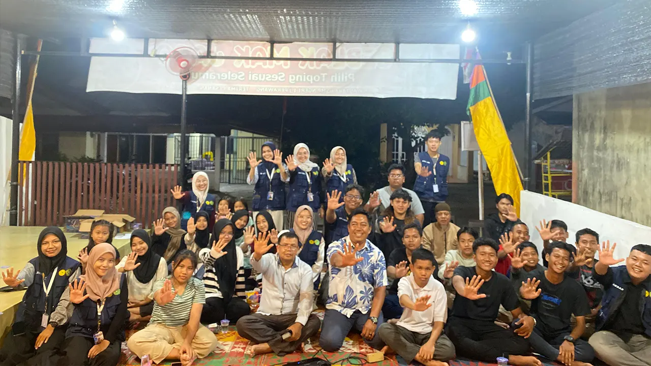 Foto bersama peserta sosialisasi BERAKSI cegah narkoba dan stop pernikahan dini. (doc. Kelompok 91 KKN Muhammadiyah Aisiyah (MAs)