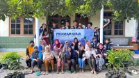 KKN UMBY Kelompok 92 bersama KWT Panti Wicoro Wujudkan Pertanian Berkelanjutan Lewat Penanaman Bibit Buah dan Instalasi Hidroponik, dengan harapan dapat menjadi sumber pangan dan pendapatan tambahan bagi warga di masa depan. (doc. KKN 92 UMBY)