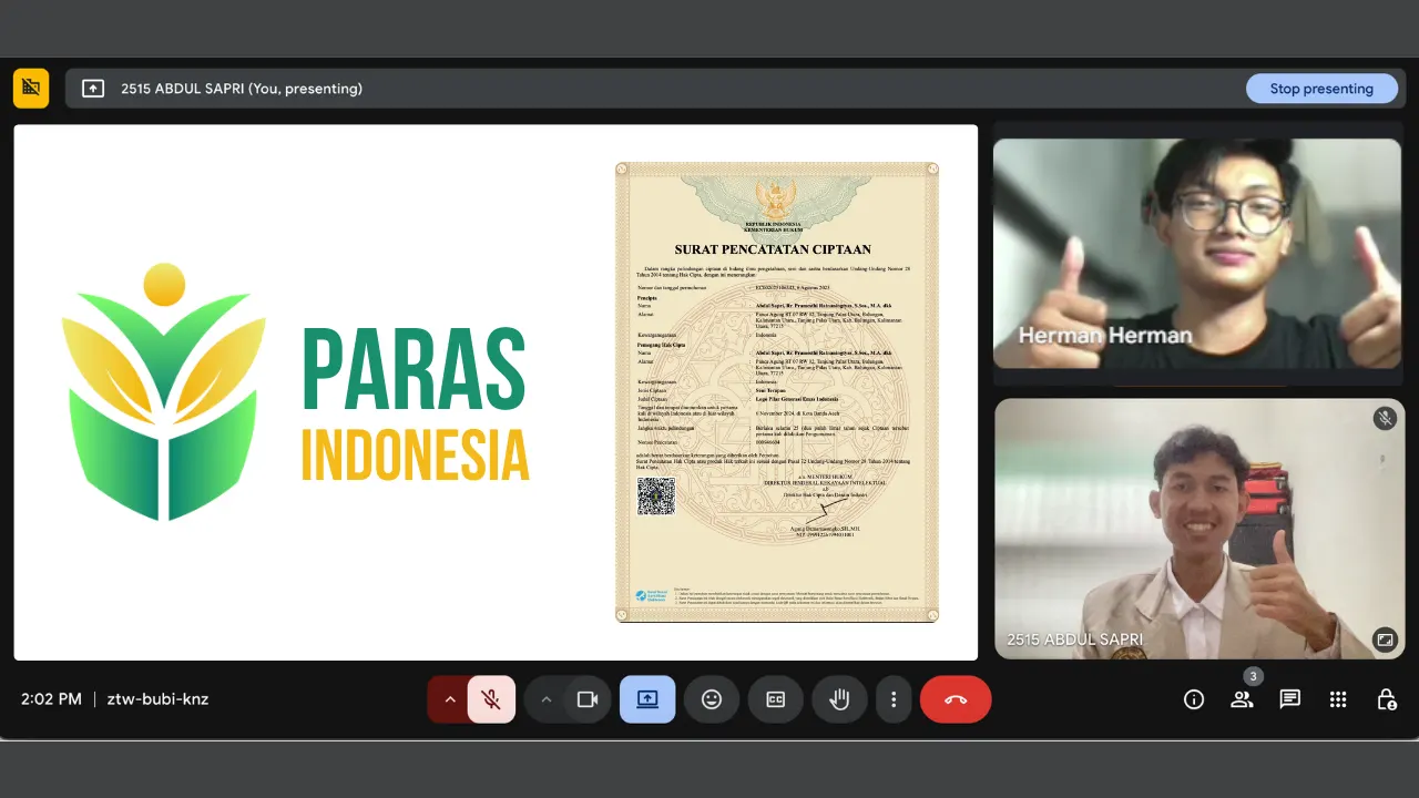 Mahasiswa Universitas Amikom Yogyakarta, Abdul Sapri (kanan bawah), bersama Founder Paras Indonesia, Herman (kanan atas), dalam seremoni virtual penyerahan Hak Kekayaan Intelektual (HKI) logo baru Paras Indonesia pada (9/8/2025). (doc. pribadi) Mahasiswa Universitas Amikom Yogyakarta, Abdul Sapri (kanan bawah), bersama Founder Paras Indonesia, Herman (kanan atas), dalam seremoni virtual penyerahan Hak Kekayaan Intelektual (HKI) logo baru Paras Indonesia pada (9/8/2025). (doc. pribadi)