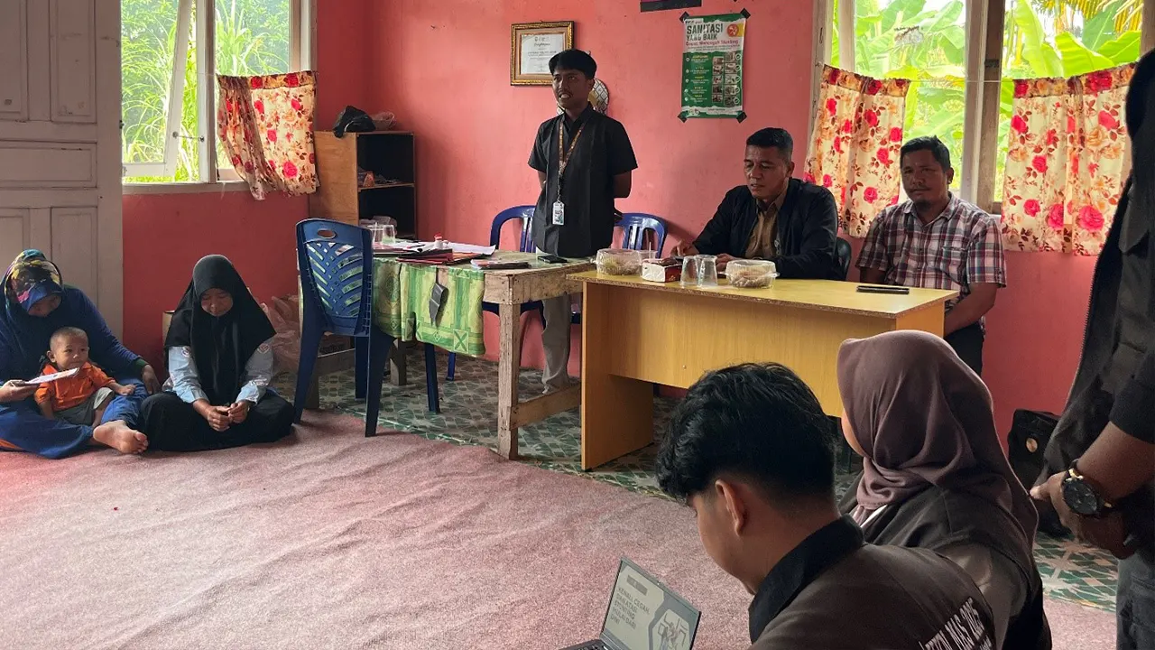 Suasana penyuluhan pencegahan stunting di Balai Posyandu Tanjung Agung, Desa Sungai Mempura, yang dihadiri perangkat desa, mahasiswa KKN Mas, serta ibu-ibu posyandu, Senin (11/8/2025). (doc. pribadi)