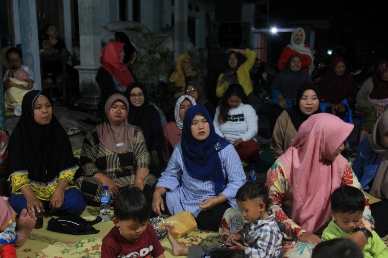 Antusias penonton melihat drama kolosal Ratu Kalinyamat dalam rangka perayaan HUT RI ke-80. (doc. KKN 95 UNISRI)