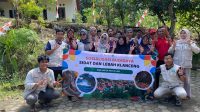 Dokumentasi bersama setelah budidaya lebah klanceng di Desa Tritih Lor untuk mendukung ketahanan pangan. (doc. KKN 38 UNS)