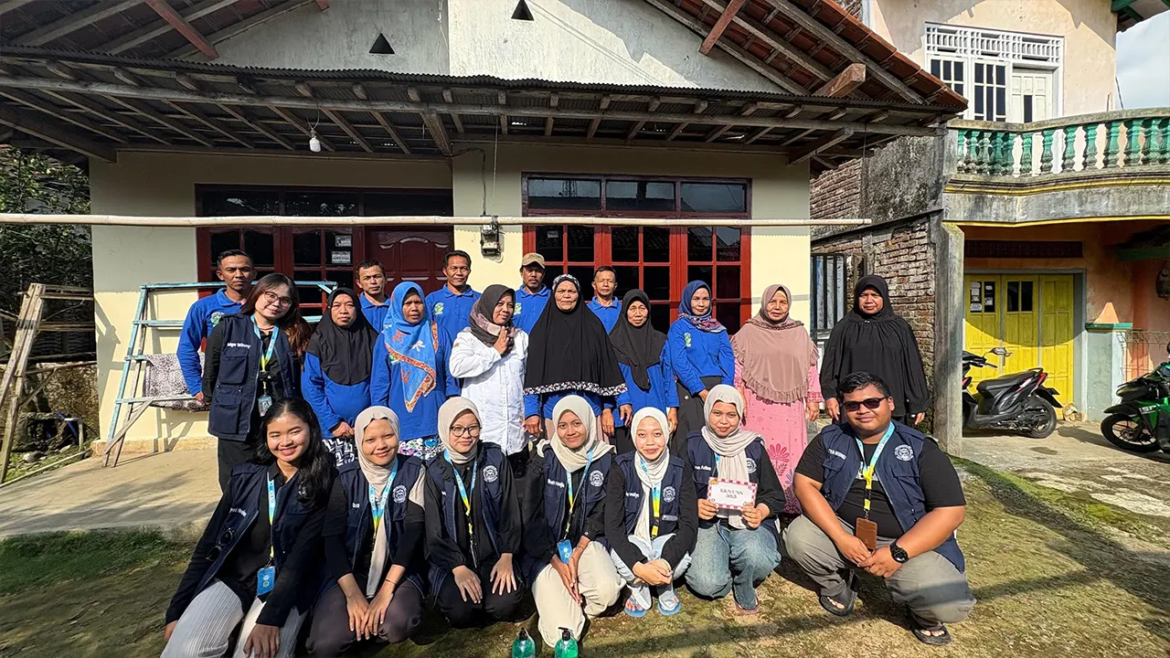 Dokumentasi bersama setelah pelaksanaan sosialisasi Cegah Leptospirosis di Desa Adiwarno. (doc. KKN 365 UNS)