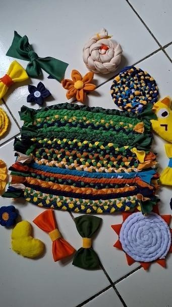 Hasil Kerajinan dari Limbah Konveksi di Desa Kalisana yang sudah dibuat. (doc. KKN UNS 87)