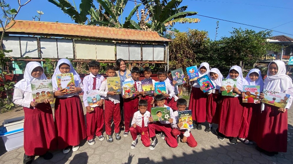 Kunjungan Literasi Tim KKN Tematik 170 UNS ke SD Negeri Kangkugan. (doc. KKN Literasi 170 UNS)