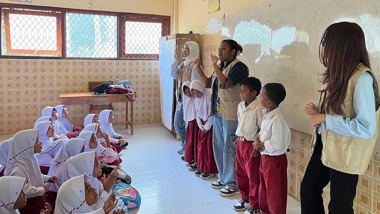 Mahasiswa KKN UNS mengadakan sosialisasi tentang Praktik Hidup Bersih dan Sehat. (doc. KKN 2 UNS)