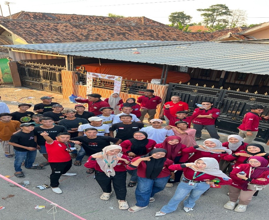 Panitia Kampung Bayak dan KKM 95 Desa Siremen sukses menyelenggarakan lomba 17 Agustus yang berlangsung meriah dan penuh kebersamaan. (doc. KKM 95 UNIBA)