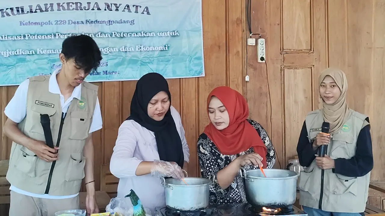 Pelaksanaan Workshop Jagung Jagoan dengan Membuat Susu Jagung, Sirup Jagung, dan Puding Jagung. (doc. KKN UNS 229)