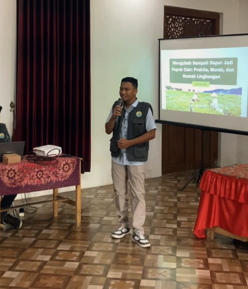 Penyampaian materi sosialisasi mengenai POC kepada peserta. (doc. KKN 320 UNS)