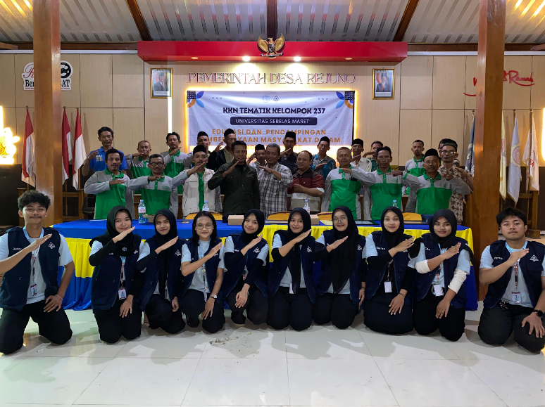 Sosialisasi Tani Pintar bersama kelompok tani desa Rejuno. (doc. KKN UNS 237) Sosialisasi Tani Pintar bersama kelompok tani desa Rejuno. (doc. KKN UNS 237)