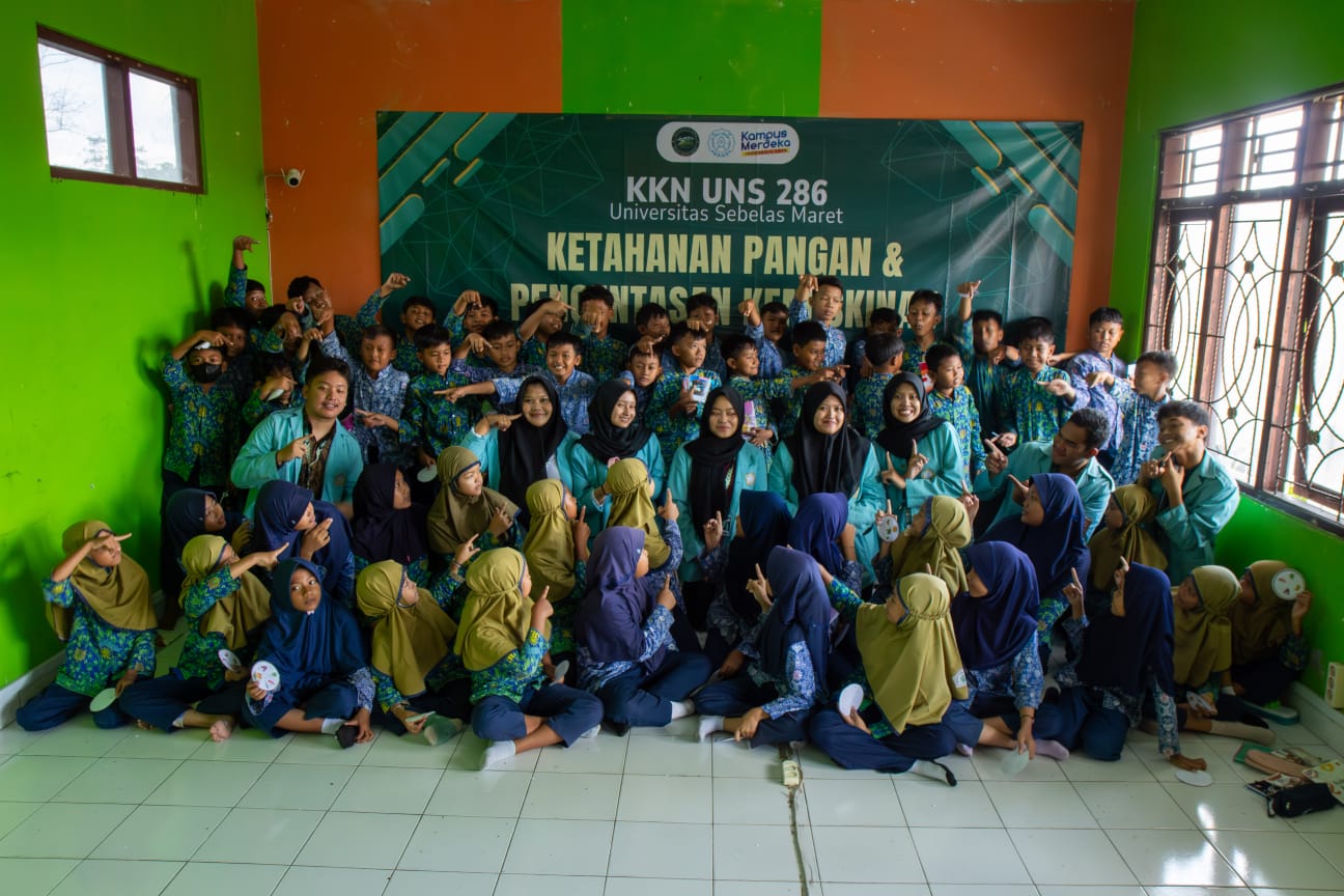Dokumentasi bersama setelah kegiatan edukasi gizi dan pangan mandiri Jogotirto. (doc. KKN UNS Jogotirto)