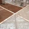 Beragam jenis dan pola marmer Lampung dipamerkan sebagai inspirasi desain interior. Pemilihan material dan teknik pemasangan yang tepat menjadi faktor penting untuk menjaga keindahan serta daya tahan marmer dalam jangka panjang. (ptgramer.com)