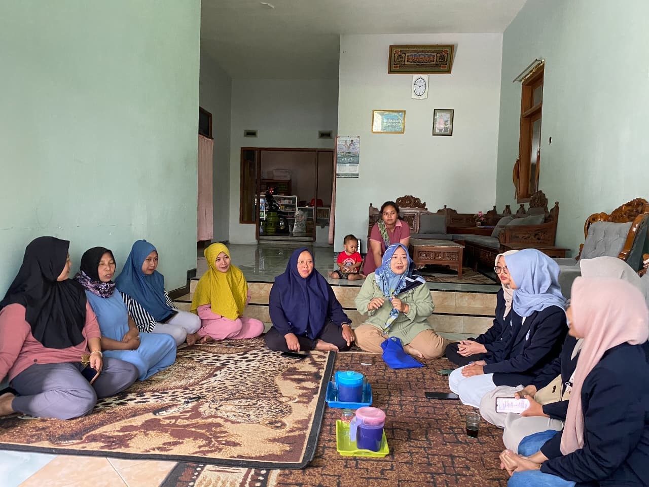 Tim PKM-PM SRIWAT Berdiskusi Bersama Mitra. (doc. Tim PKM-PM SRIWAT)