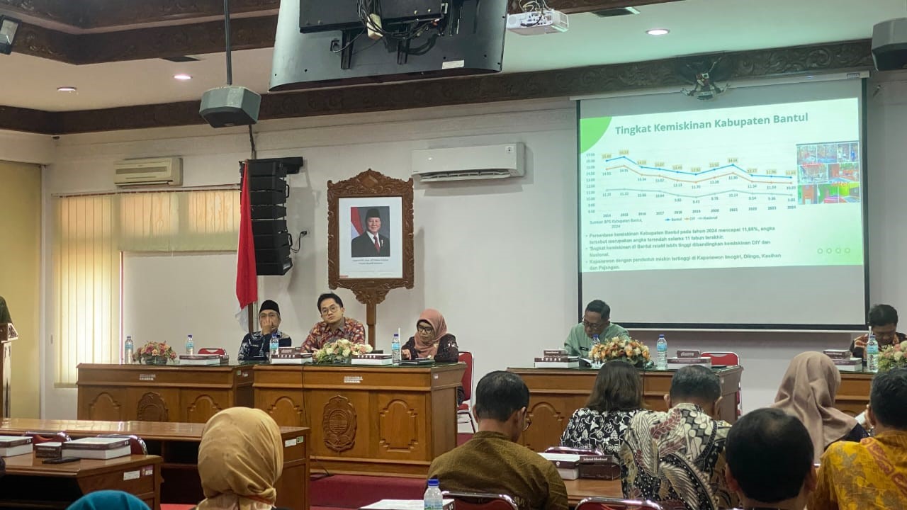 Pemerintah Kabupaten Bantul menggelar Rapat Koordinasi Pengendalian Pembangunan Daerah (Rakordal) Triwulan II Tahun 2025, membahas capaian pembangunan dan strategi penguatan sinergi ekonomi serta digitalisasi. (doc. ist)