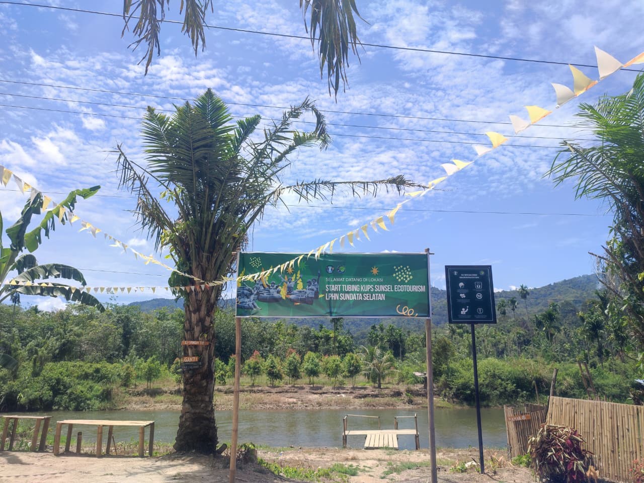 Lokasi start tubbing dan Sunsel Ecotourism Café. (doc. pribadi)