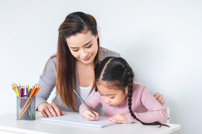 Setiap anak memiliki cara unik dalam belajar. Peran guru dan orang tua adalah memahami serta menyesuaikan metode agar potensi anak berkembang maksimal. (Halodoc)