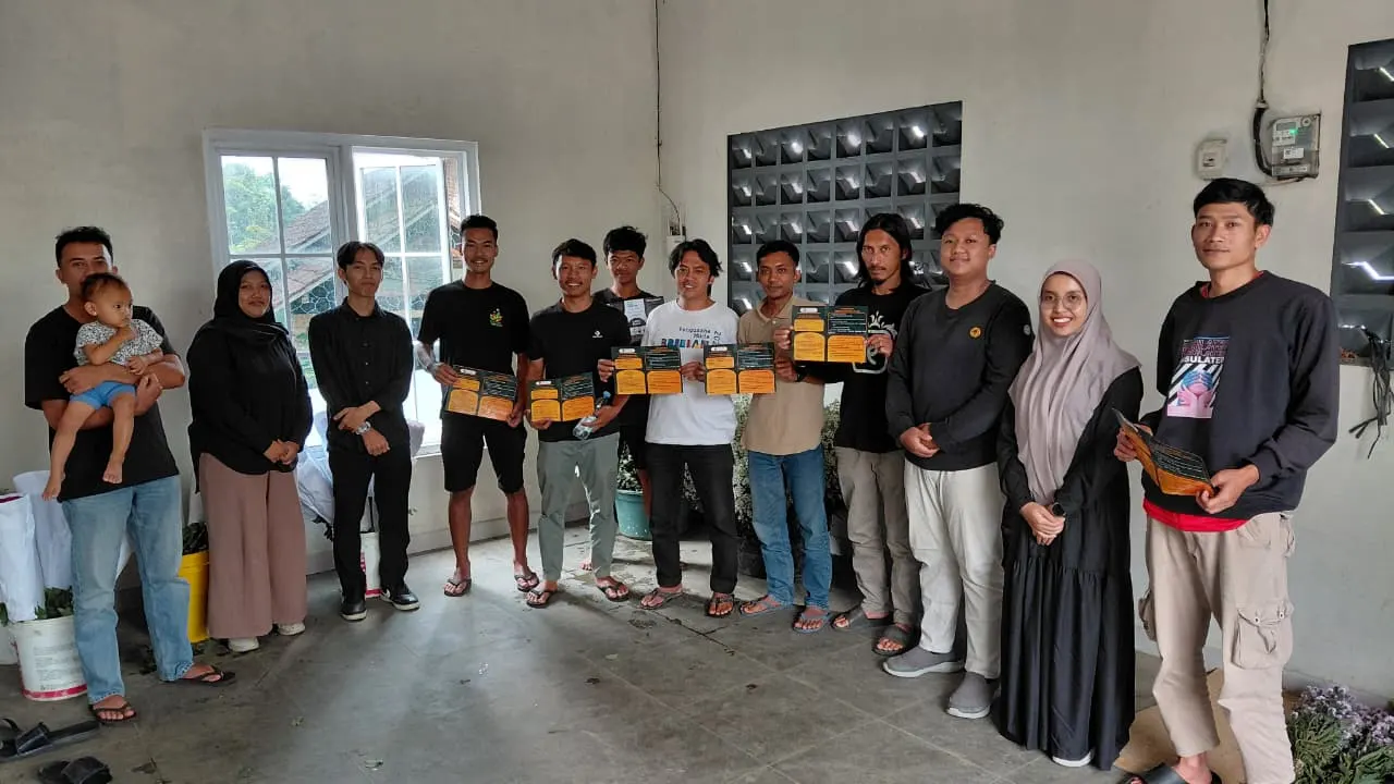 Pembekalan Penggunaan Aplikasi Penunjang Catatan Keuangan. (doc. KKN UNS)