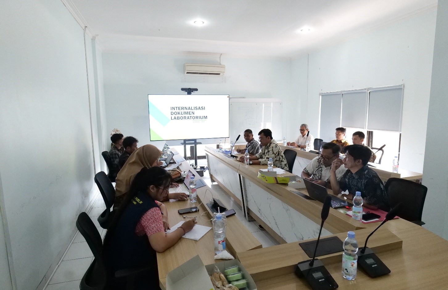 Rapat Internalisasi Dokumen Laboratorium. (doc. pribadi)