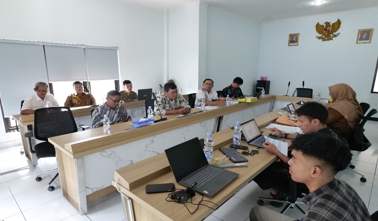 Rapat Internalisasi Dokumen Laboratorium. (doc. pribadi)