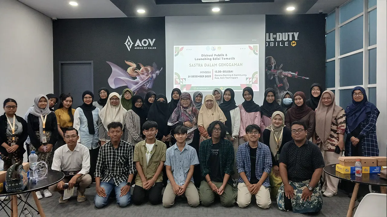 Foto bersama setelah pelaksanaan Diskusi Publik dan Peluncuran Edisi Tematik sebagai bagian dari proyek Menelisik Karya Sastra (Mekasa), Minggu (21/12/2025). (doc. pribadi)
