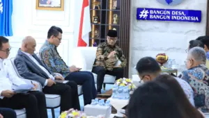 Menteri Desa, Pembangunan Daerah Tertinggal, dan Transmigrasi Yandri Susanto menerima jajaran pimpinan Himbara dan Bank Jateng dalam audiensi di kantor Kemendes PDTT, Jakarta, Rabu (10/12/2025). (doc. Didi/Kemendes PDT)