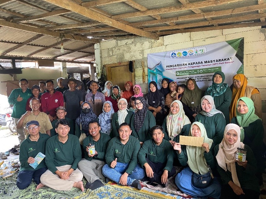 Foto Bersama Kelompok Tani. (doc. pribadi)