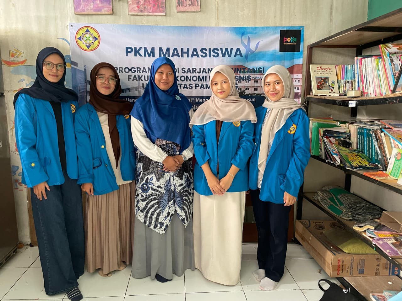 Foto bersama Dosen dan Mahasiswa Universitas Pamulang (doc. Pribadi)