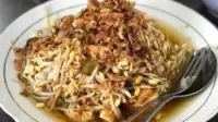 Lontong Balap Jadi Salah Satu Kuliner Legendaris di Surabaya (topwisata/pinterest.com)