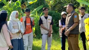 Survei lahan yang ada di Lingkungan Dodokan. (doc. pribadi)