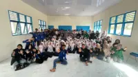 Dokumentasi bersama Mahasiswa KKN Unimal dan para peserta setelah pelaksanaan Sosialisasi ESB di Alue Lim yang menyasar anak hingga remaja. (doc. Unimalnews)