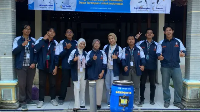 Dokumentasi bersama setelah pelaksanaan program edukasi mengenai Forecasting (Peramalan) Curah Hujan sebagai langkah mitigasi risiko gagal panen bagi petani setempat. (doc. pribadi)