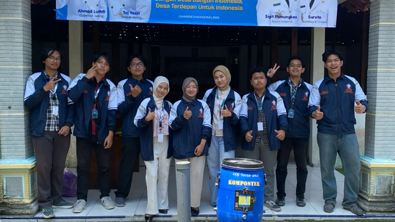 Dokumentasi bersama setelah pelaksanaan program edukasi mengenai Forecasting (Peramalan) Curah Hujan sebagai langkah mitigasi risiko gagal panen bagi petani setempat. (doc. pribadi)